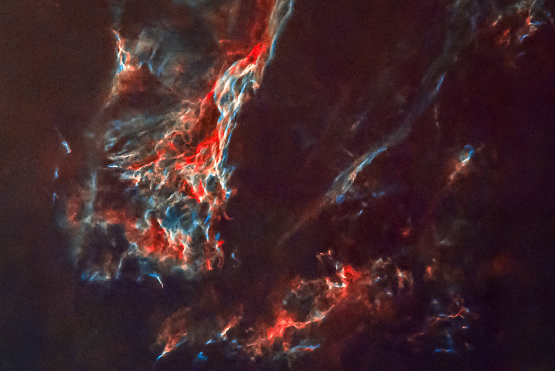 Selection of Veil Nebula photographed in starless field. Source Supernova was a star 20 times more massive than the Sun which exploded between 10,000 and 20.000 years ago. At the time of explosion, the supernova would have appeared brighter than Venus in the sky.